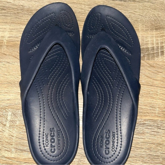 Crocs Iconic Flip Flops Navy Blue Sandals Size US 9 Women's NEW - Picture 4 of 5